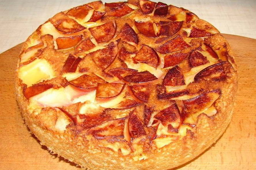 Рецепт шарлотка с ананасами в мультиварке