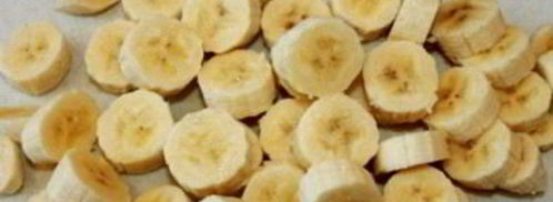 шарлотка с бананами в мультиварке. Шаг 4