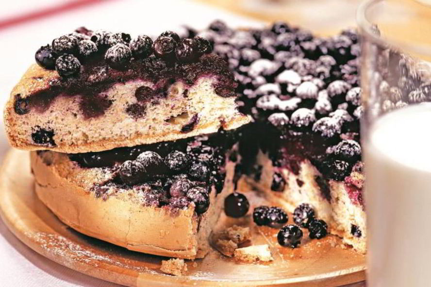 Рецепт шарлотка с черникой