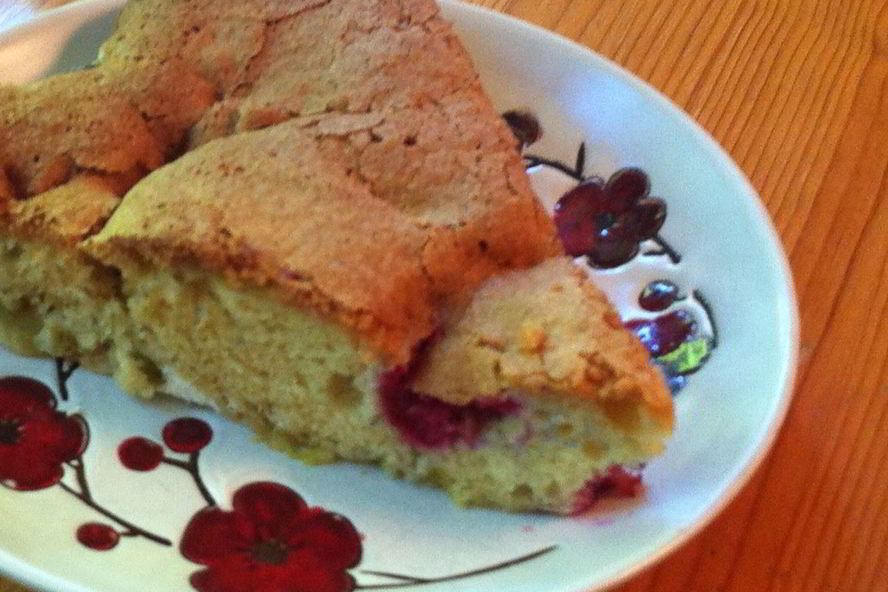 Рецепт шарлотка с ревенем