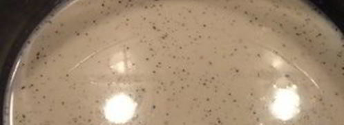 шарлотка с шоколадно-малиновым муссом и воздушным ванильным кремом. Шаг 11