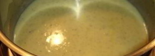 шарлотка с шоколадно-малиновым муссом и воздушным ванильным кремом. Шаг 14