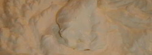 шарлотка с шоколадно-малиновым муссом и воздушным ванильным кремом. Шаг 16