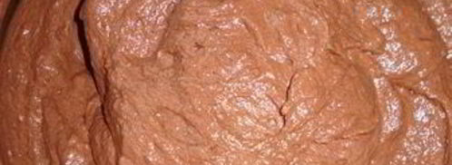 шарлотка с шоколадно-малиновым муссом и воздушным ванильным кремом. Шаг 8