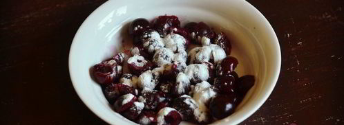 шарлотка с вишней. Шаг 6