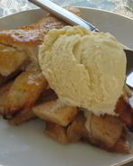 Шарлотка с яблоками и бананами