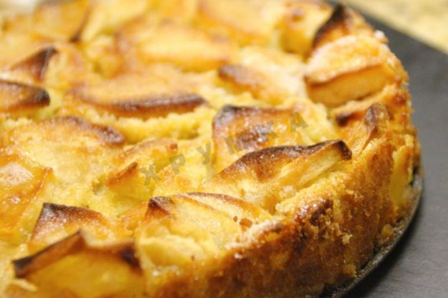 Рецепт шарлотка с яблоками корицей и изюмом