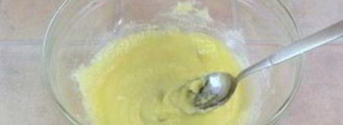 шарлотка с яблоками открытая. Шаг 2