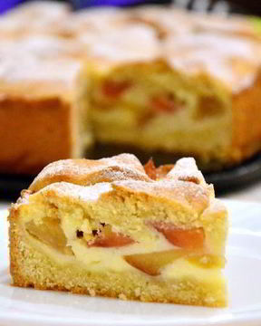 Шарлотка в сметанной заливке