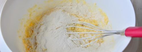 шарлотка в сметанной заливке. Шаг 4