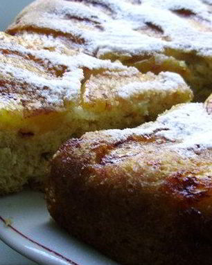 Воздушная шарлотка с корицей