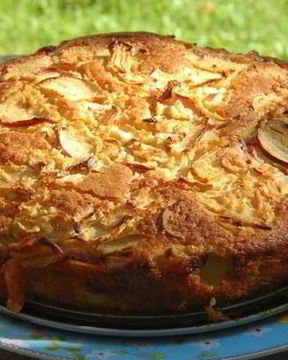 Яблочная шарлотка на сидре