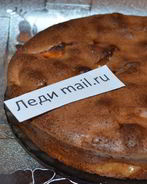 Яблочная шарлотка