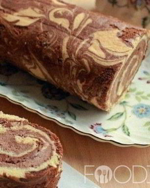 Шоколадно-банановый рулет