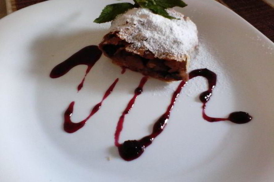 Рецепт постный яблочный штрудель