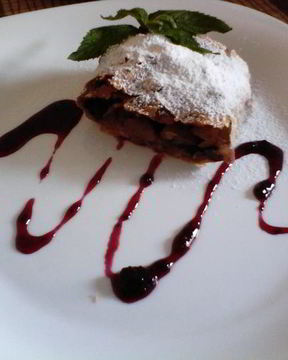 Постный яблочный штрудель