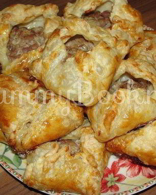 Слоеные конвертики с мясом