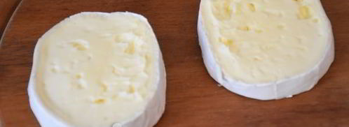 слоеные конвертики с сыром бри и ягодами. Шаг 3