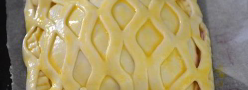 слоеные конвертики с сыром бри и ягодами. Шаг 7