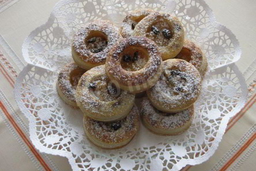 Рецепт слойки розинки