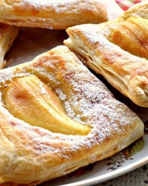 Слойки с грушами