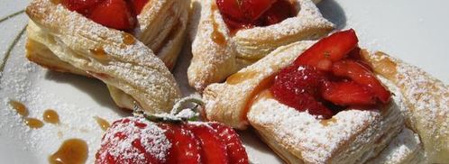 слойки с клубникой в розмариновом меду. Шаг 7