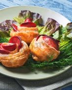 Слойки с колбасой из слоеного теста