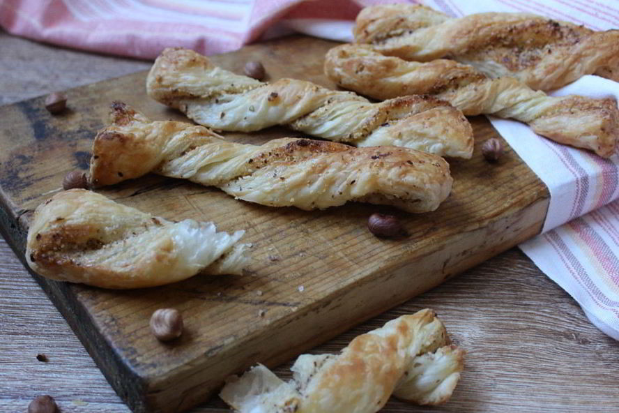 Рецепт слойки с орехами