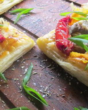 Слойки с овощами и карпом