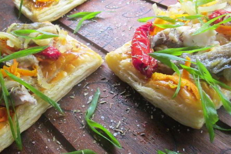 Рецепт слойки с овощами и карпом