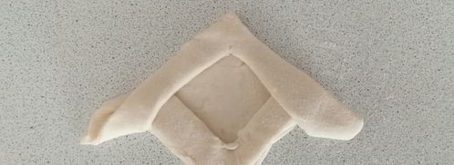 слойки с творогом и сливой. Шаг 3