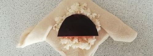 слойки с творогом и сливой. Шаг 4