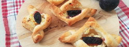 слойки с творогом и сливой. Шаг 6