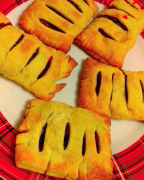 Слойки с тыквой, яблоками и корицей