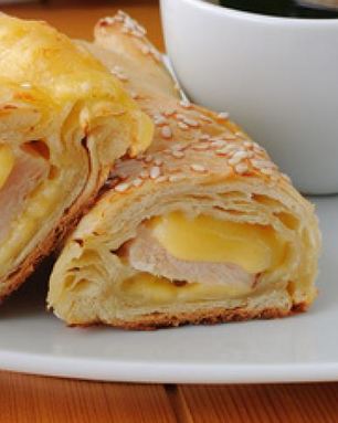 Слойки с ветчиной и сыром