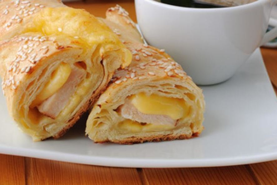 Рецепт слойки с ветчиной и сыром