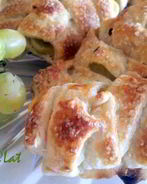 Слойки с виноградом