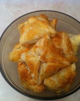 Слойки с яблоками медом и орехами