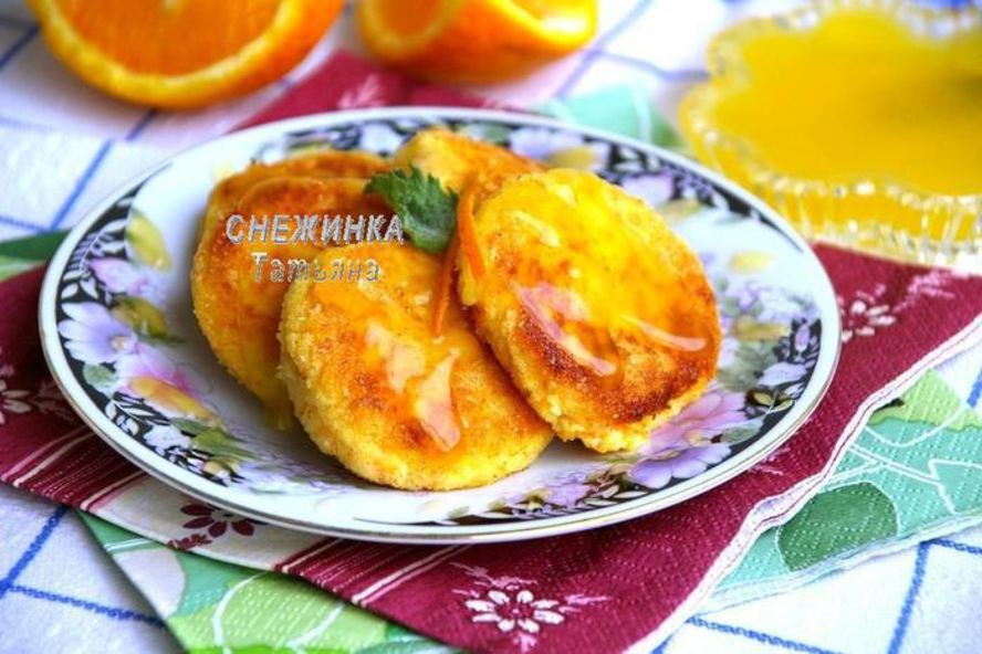Рецепт ароматные сырники с морковью и апельсиновым соусом