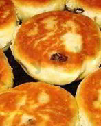 Нежные сырники в духовке с мукой и изюмом