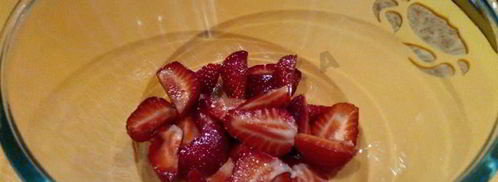 сырники с клубникой и клубничным сиропом. Шаг 7