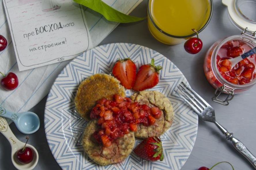 Рецепт сырники в духовке с клубничным соусом