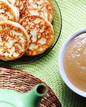 Ванильные сырники с яблочным соусом