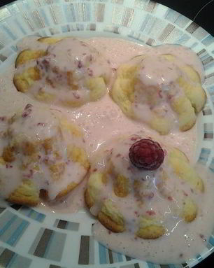 Воздушные творожники в духовке с ягодным соусом