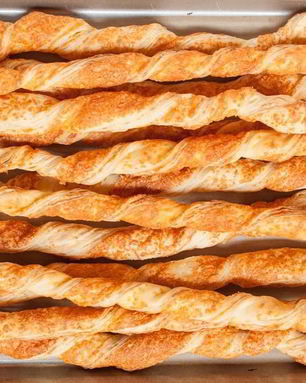 Слоеное тесто с сыром