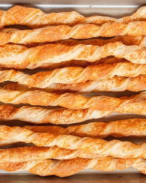 Слоеное тесто с сыром