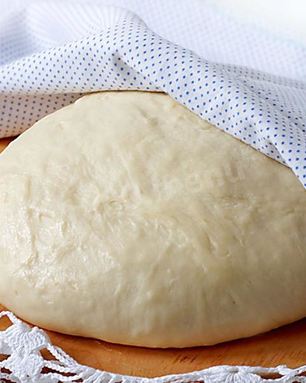 Тесто на сметане на дрожжах