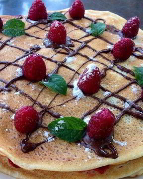 Блинный торт с малиной