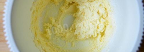 блинный торт с творожным кремом и ягодами на сковороде. Шаг 6