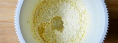 блинный торт с творожным кремом и ягодами на сковороде. Шаг 7